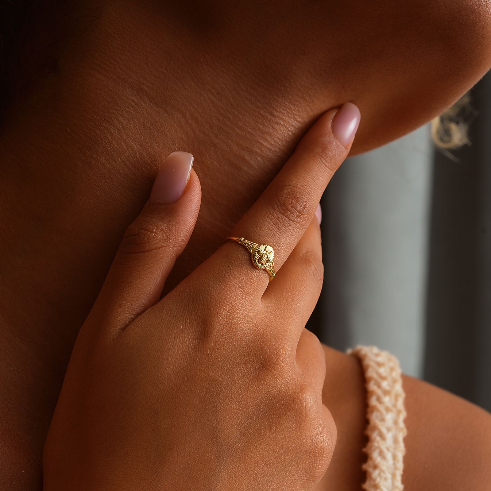Elegant Sterling Silver Bee Signet Ring - Dainty Personalized
