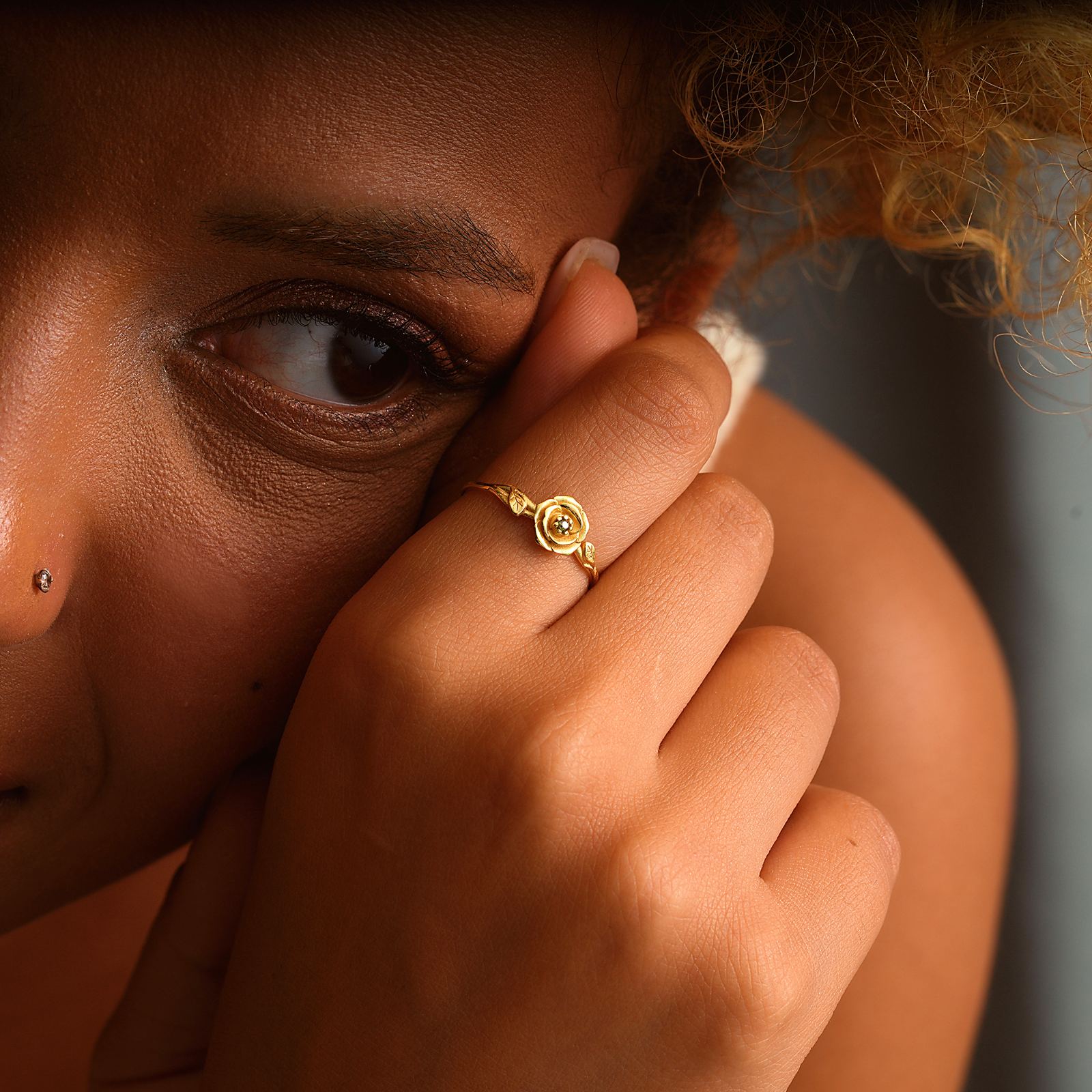 Minimalist Peridot Gemstone Birth Flower Ring - Dainty Personalized