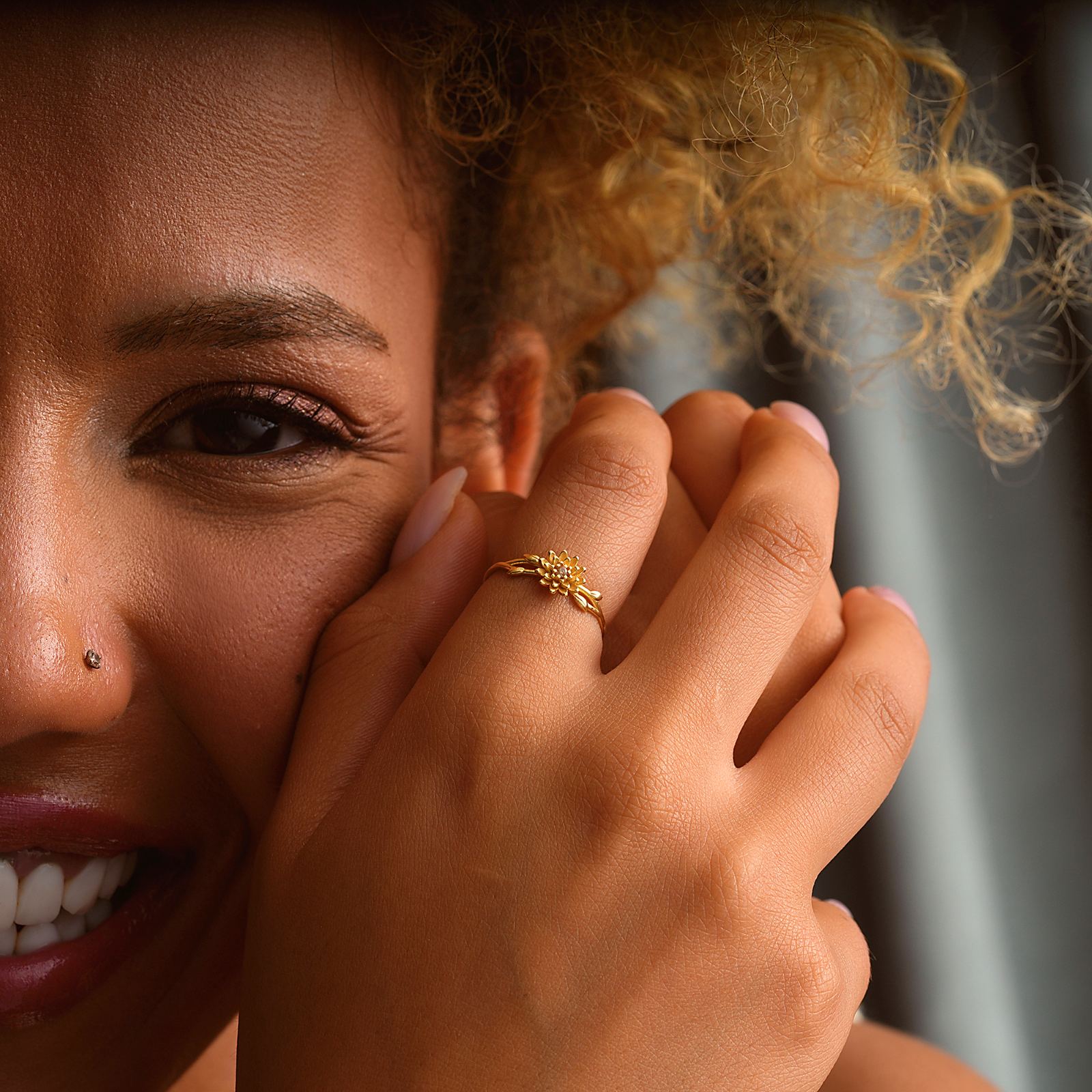 Minimalist Peridot Gemstone Birth Flower Ring - Dainty Personalized