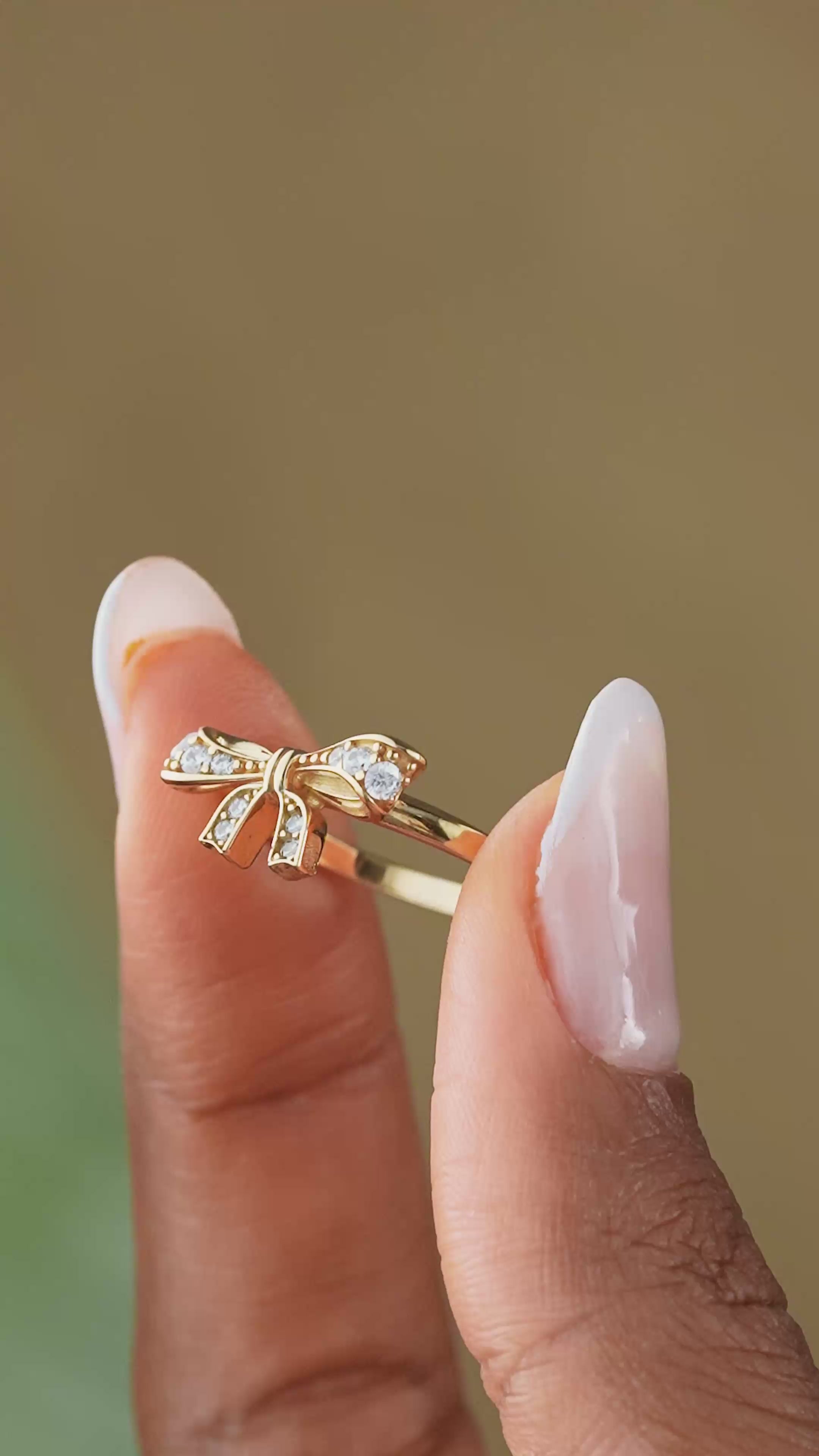 Bow Ring Silver for a Timeless Look